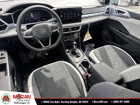 Used 2026 Volkswagen Taos SE FWD image 10