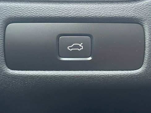 Used 2025 Volvo XC60 B5 Core w/ Climate Package image 32