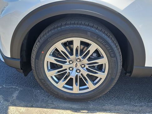 New 2026 Ford Explorer Platinum image 17