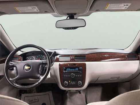 Used 2010 Chevrolet Impala LT w/ Convenience Package image 21