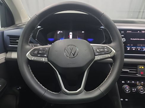 Used 2024 Volkswagen Taos SE AWD/4WD image 11