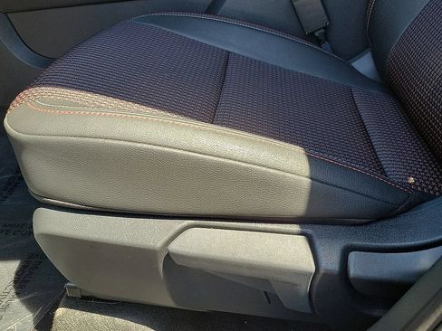 Used 2025 Nissan Kicks SR FWD image 12