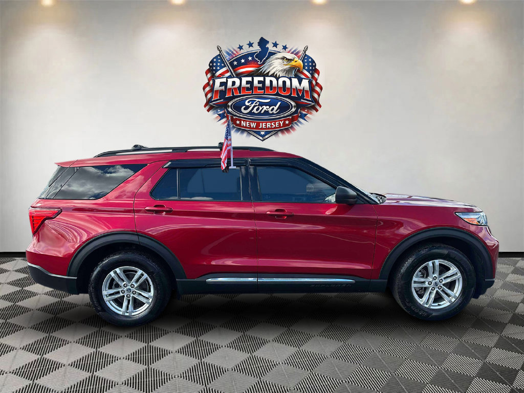 Used 2020 Ford Explorer XLT w/ Equipment Group 202A AWD/4WD image 4