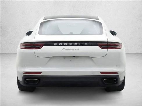 Used 2018 Porsche Panamera 4 image 6