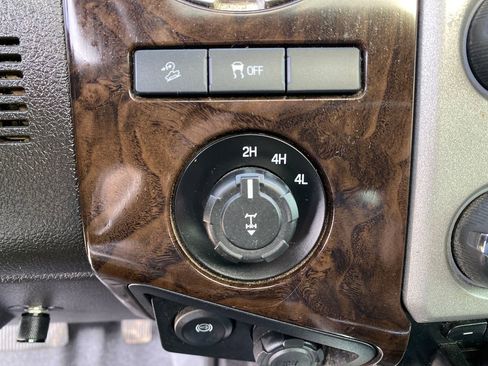 Used 2016 Ford F250 Platinum w/ FX4 Off-Road Package image 37