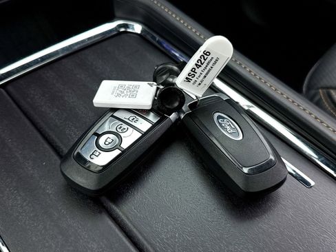 Used 2024 Ford Expedition Platinum AWD/4WD image 41