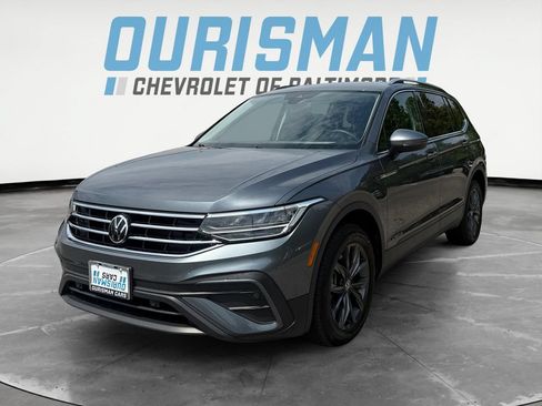 Used 2023 Volkswagen Tiguan SE FWD image 2