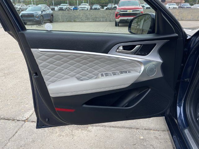 Used 2019 Genesis G70 2.0T Advanced w/ Prestige Package AWD/4WD image 10