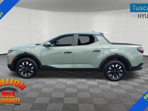 Used 2025 Hyundai Santa Cruz SE FWD image 4