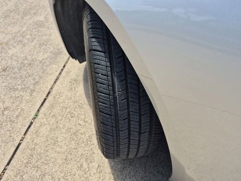 Used 2014 Chevrolet Cruze LT w/ All-Star Edition image 10