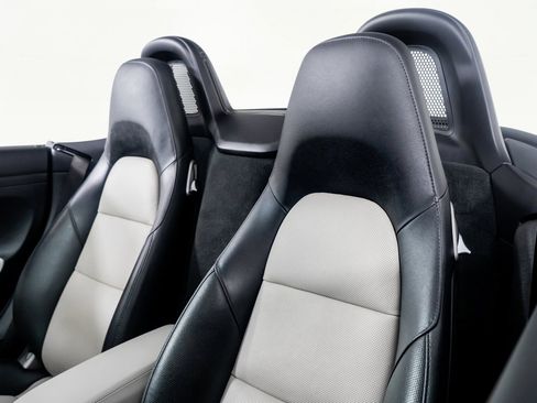 Used 2022 Porsche 718 Boxster S image 3