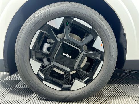 New 2026 Kia Carnival EX image 12