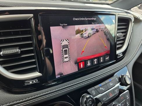 New 2026 Chrysler Pacifica Select image 30