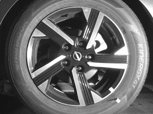 Used 2025 Nissan Sentra SV image 14