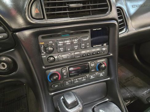 Used 2001 Chevrolet Corvette Convertible w/ Preferred Equipment Group2 image 15