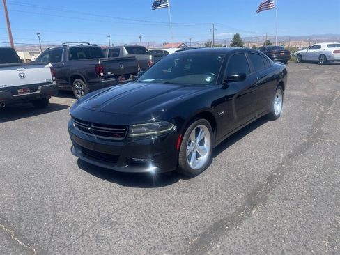 Used 2016 Dodge Charger R/T RWD image 1