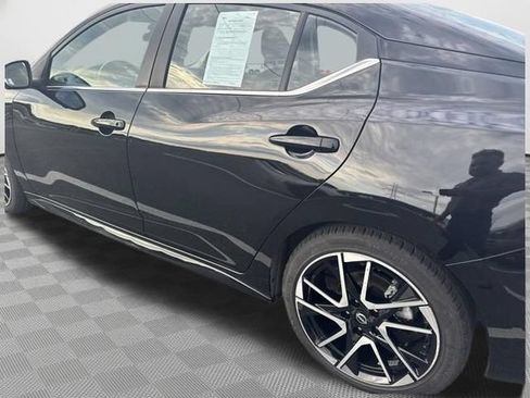 Used 2025 Nissan Sentra SR w/ SR Premium Package FWD image 25
