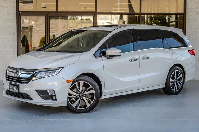 Used 2020 Honda Odyssey Elite image 2