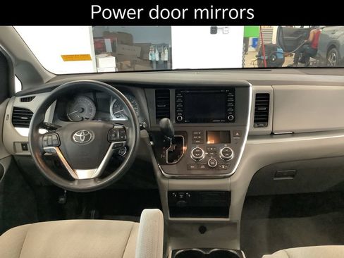Used 2019 Toyota Sienna LE FWD image 11