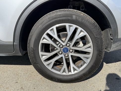 Used 2022 Ford Escape SEL image 12