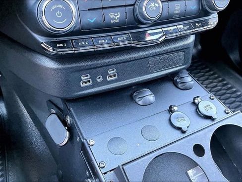 Used 2022 Dodge Durango AWD w/ Skid Plate Group image 15