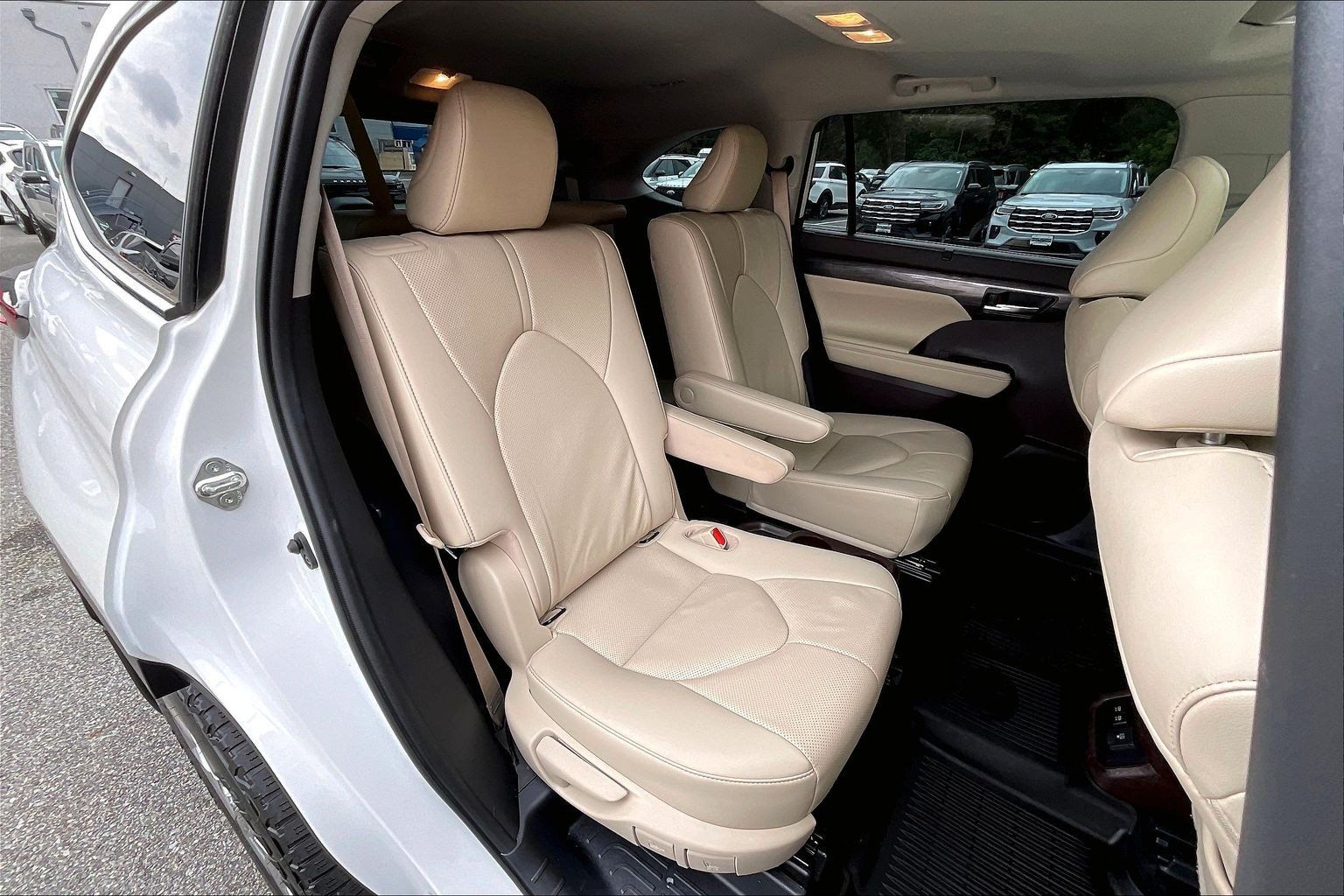 Used 2021 Toyota Highlander Limited AWD/4WD image 27