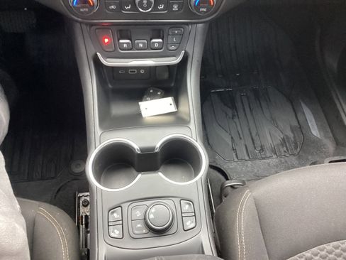 Used 2020 GMC Terrain SLE w/ Driver Convenience Package image 20