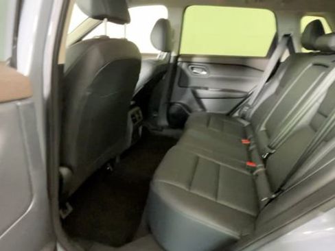 Used 2023 Nissan Rogue SL AWD/4WD image 17