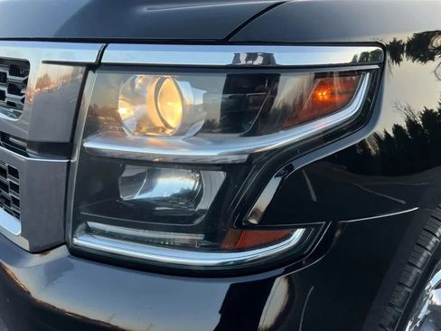 Used 2018 Chevrolet Suburban LT w/ Luxury Package image 31