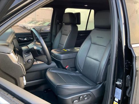 Used 2021 GMC Yukon Denali w/ Denali Ultimate Package image 7