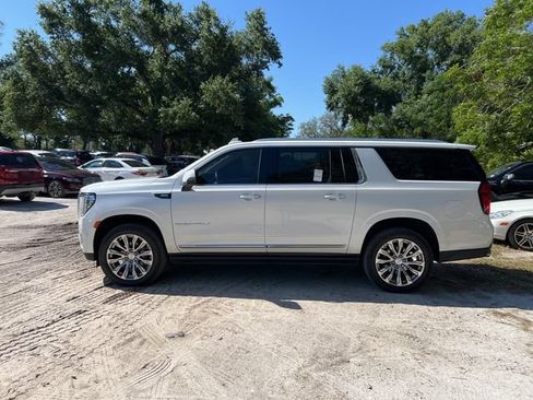 Used 2022 GMC Yukon XL Denali w/ Max Trailering Package AWD/4WD image 14