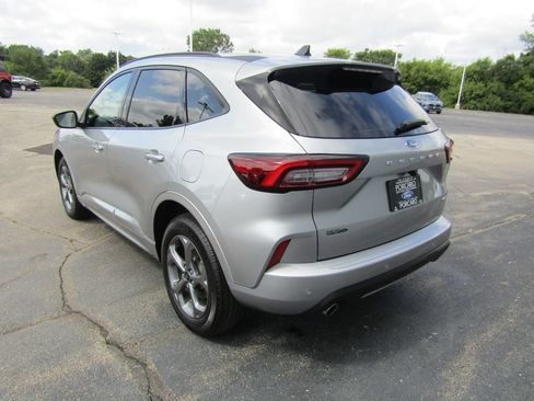 Used 2023 Ford Escape ST-Line w/ Tech Pack #1 AWD/4WD image 5