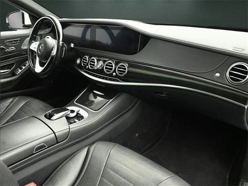 Used 2020 Mercedes-Benz S 560 4MATIC Sedan image 23