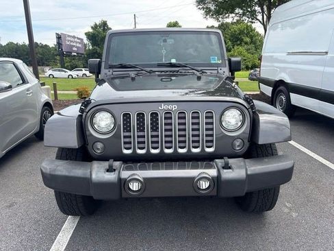 Used 2017 Jeep Wrangler Unlimited Sahara w/ Connectivity Group AWD/4WD image 2