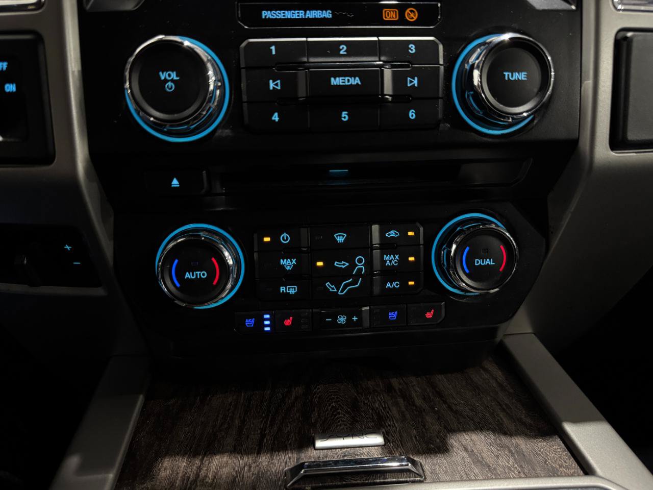Used 2017 Ford F250 Lariat w/ Chrome Package RWD image 6