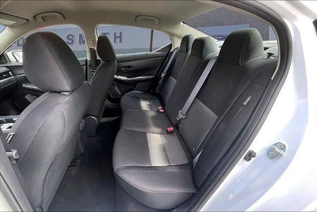 Used 2025 Nissan Sentra SV FWD image 22