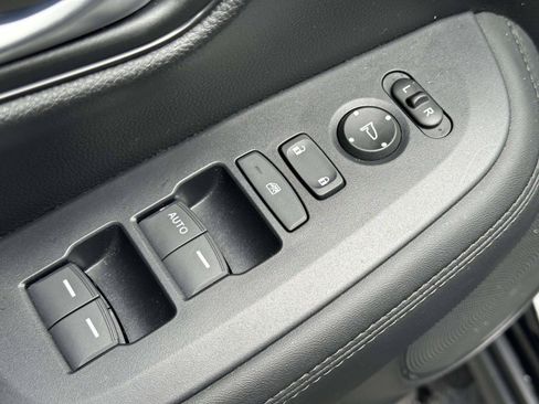 Used 2026 Honda HR-V LX image 13