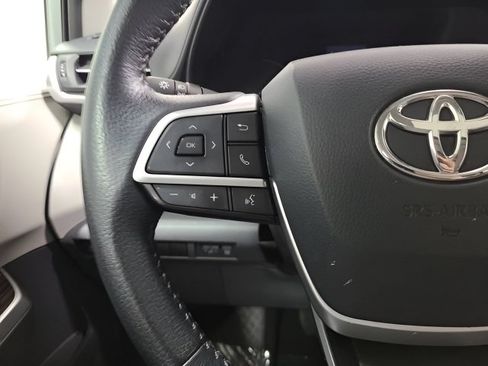 Used 2021 Toyota Sienna XLE FWD image 28