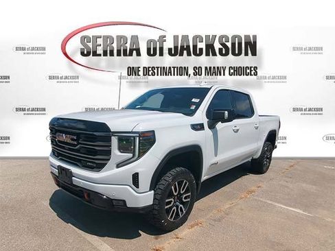 Used 2025 GMC Sierra 1500 AT4 w/ AT4 Premium Package AWD/4WD image 5