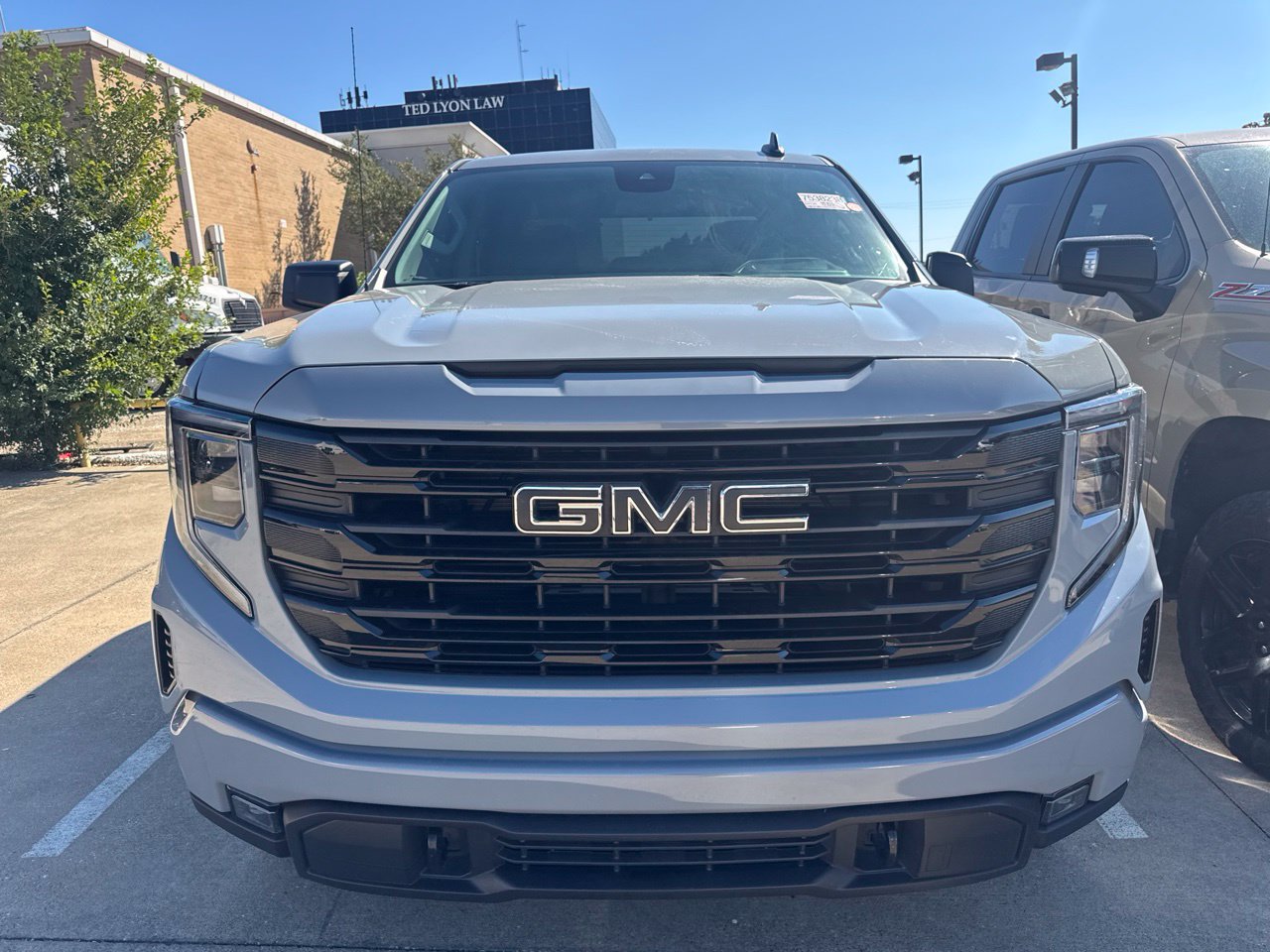 Used 2024 GMC Sierra 1500 Elevation AWD/4WD image 2