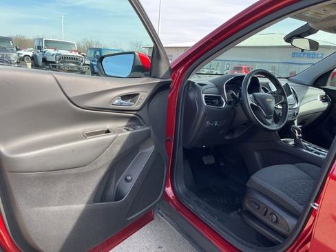 Used 2023 Chevrolet Equinox LT image 9