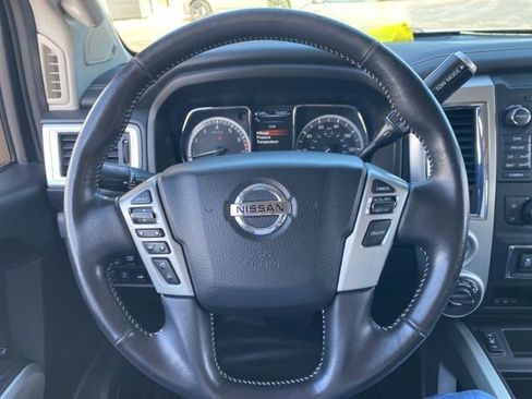 Used 2018 Nissan Titan PRO-4X image 28