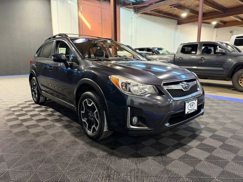 Used 2017 Subaru Crosstrek 2.0i Limited image 6