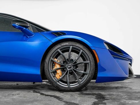 Used 2024 McLaren Artura Performance image 14