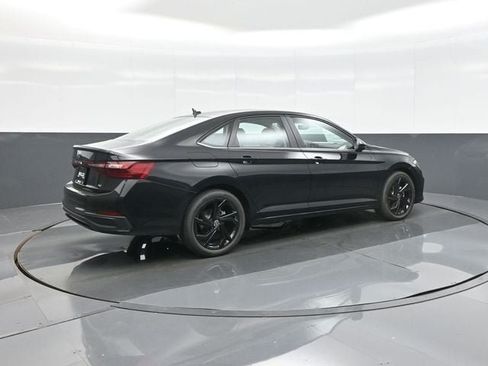 New 2026 Volkswagen Jetta SE FWD image 7