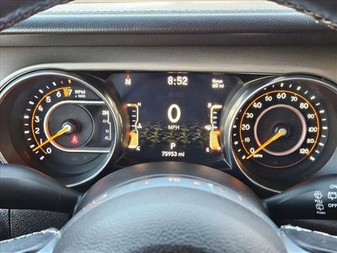 Used 2018 Jeep Wrangler Unlimited Sahara image 11