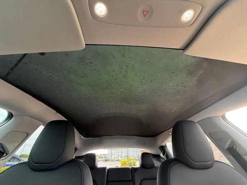Used 2026 Tesla Model Y AWD image 25