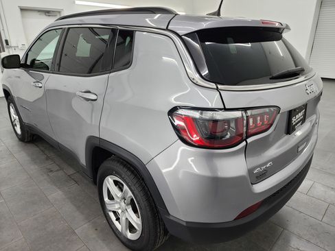 Used 2024 Jeep Compass Latitude image 6