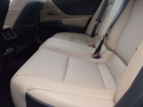 Used 2019 Lexus ES 350 image 16