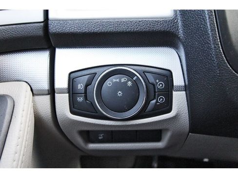 Used 2013 Ford Explorer XLT FWD image 23